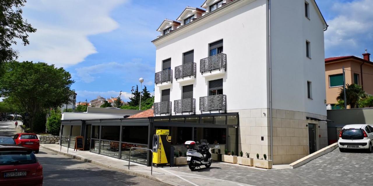 Azur Acomodação com café da manhã Novi Vinodolski Exterior foto